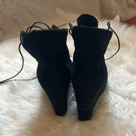 Stuart Weitzman Kidstuff Black
Suede Lace Up Platform Wedge
Booties - Picture 6 of 8